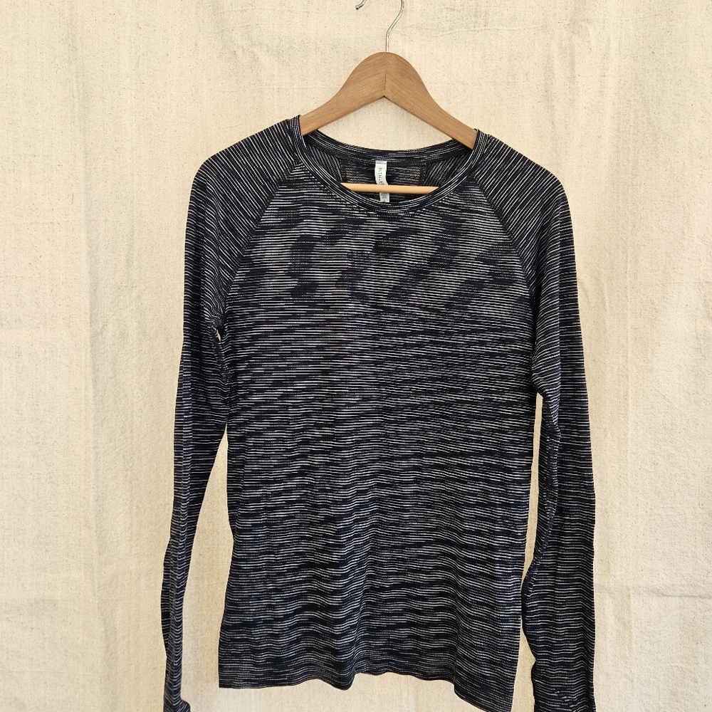 ATHLETA Momentum Seamless Black & White Mini-striped Long Sleeve Top Large